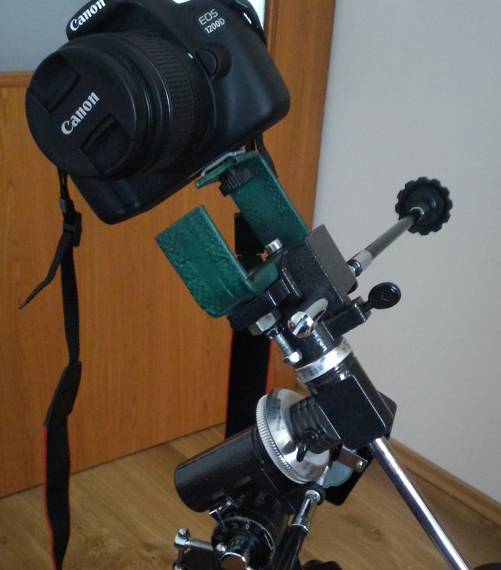 Canon EOS 1200D 18-55mm f4,5 ... EQ1