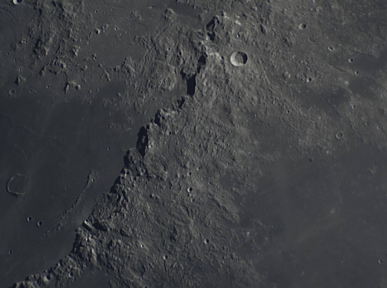 2023-03-01-1623_7-R-L-Moon_lapl4_ap1229 4.jpg