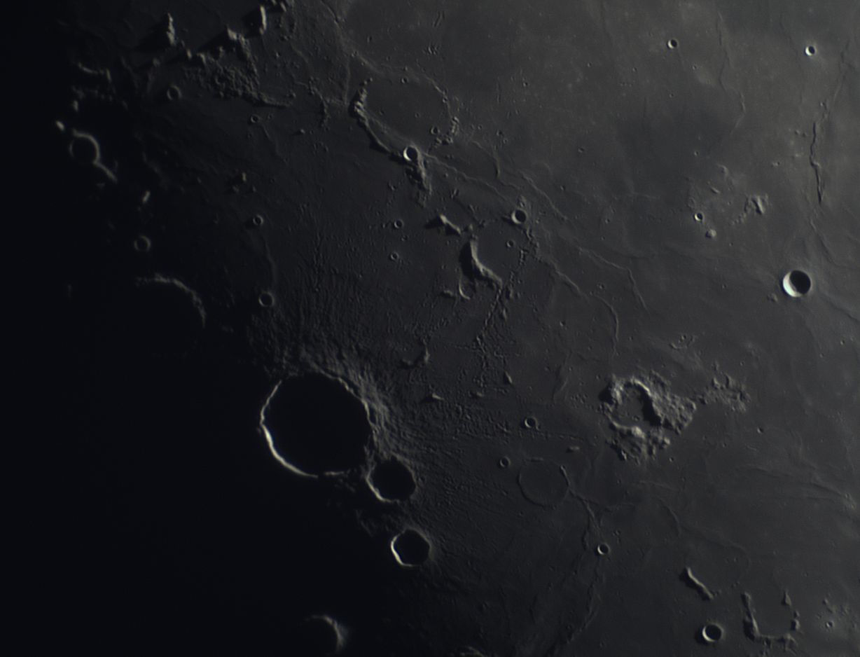 2023-03-01-1641_6-R-L-Moon_lapl4_ap1031 3.jpg