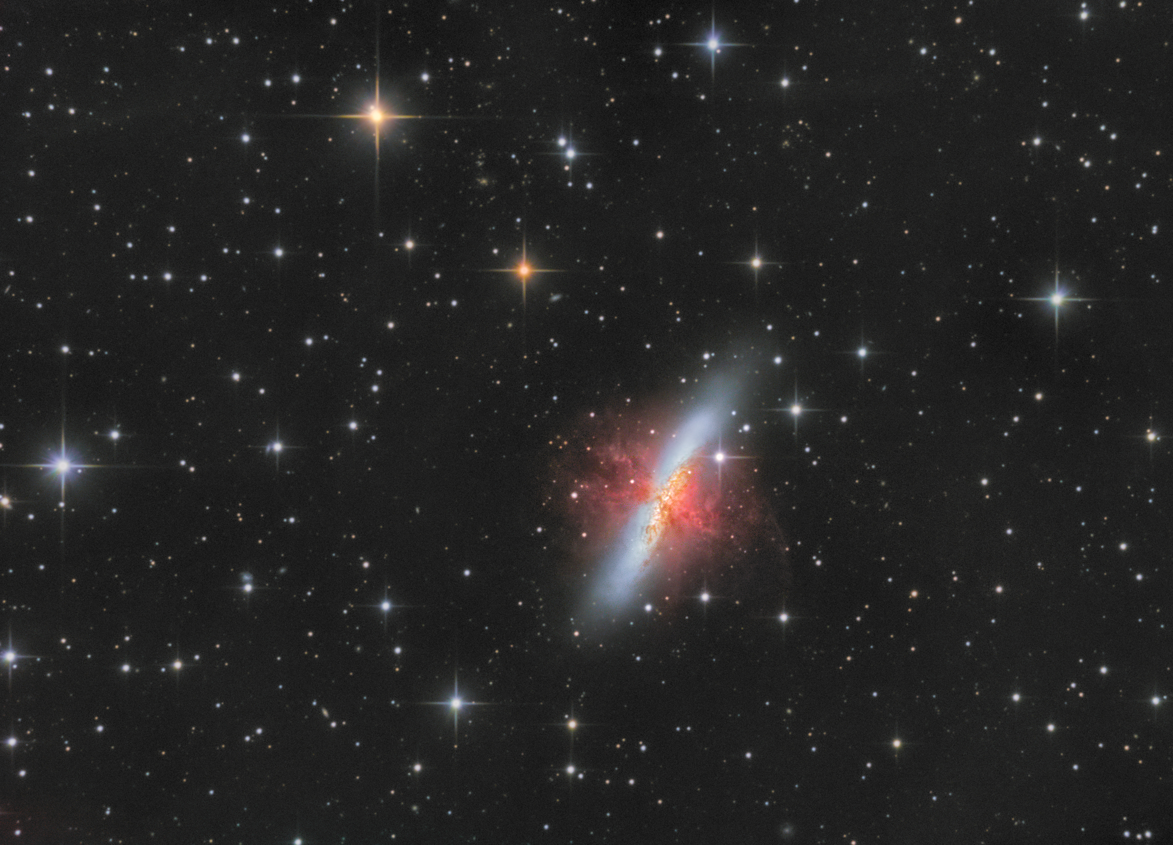 M82 DOKONCENO1 SATSHARP ZMENSENO.jpg