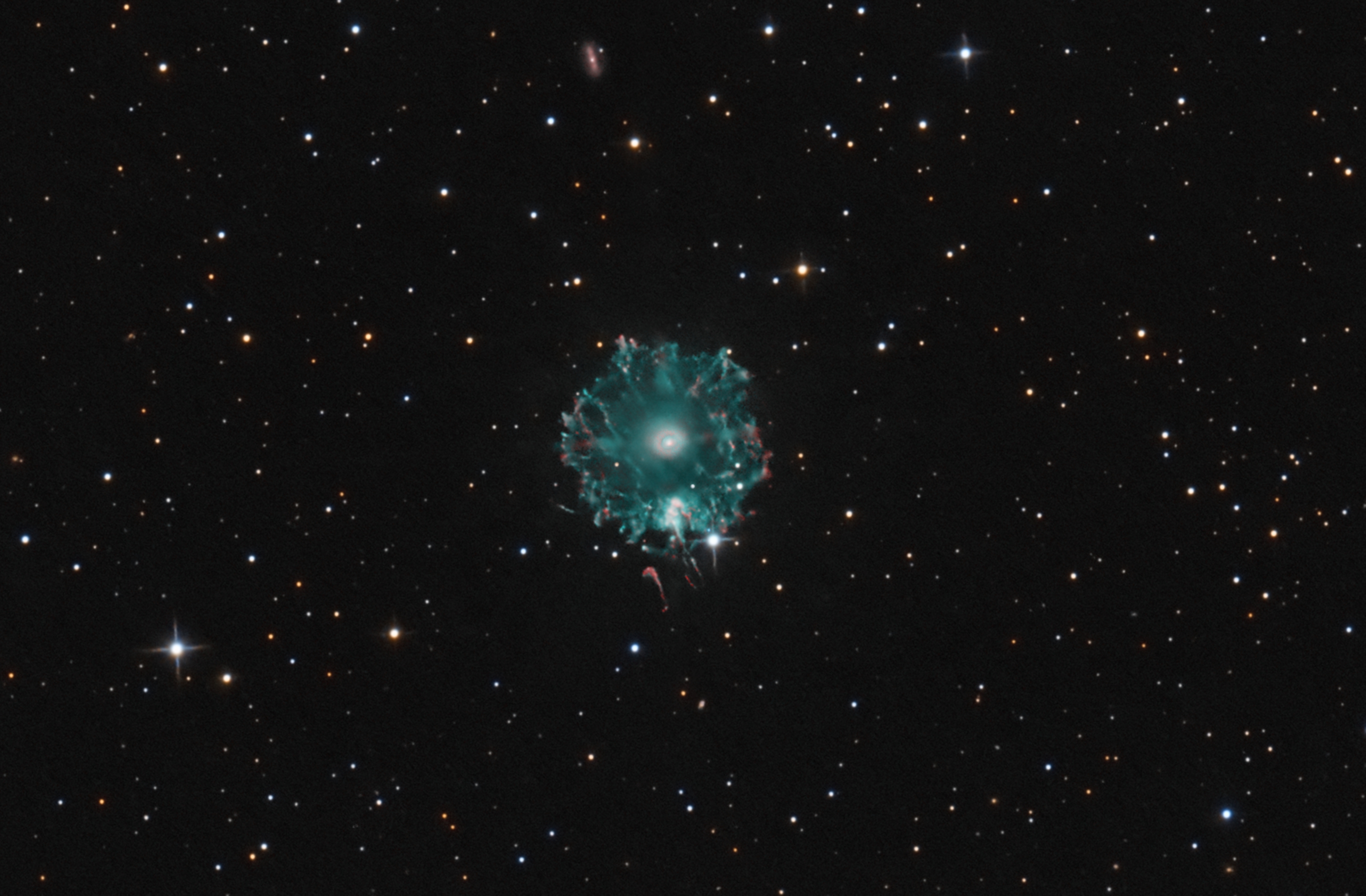 NGC 6543_Bicolor with RGB stars_crop.jpg