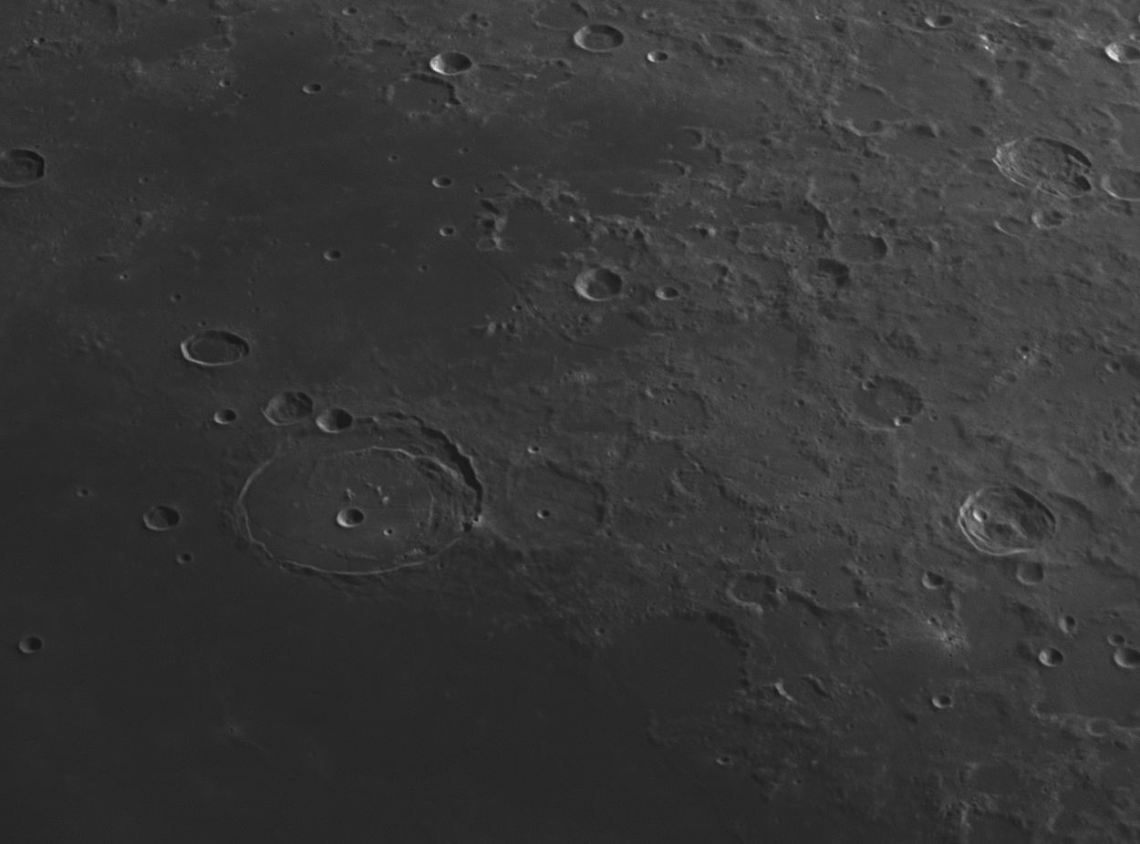 2023-05-27-1606_0-R-L-Moon_lapl4_ap1189 4.jpg