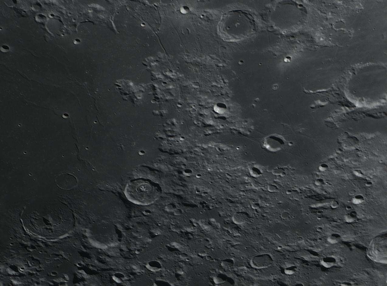 2023-05-31-1850_2-R-IR-Moon_lapl4_ap1240 2.jpg