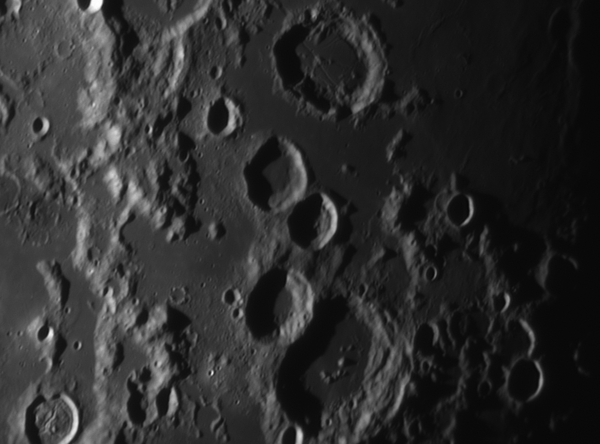 2023-10-02-2049_5-R-L-Moon_lapl5_ap765 2.png