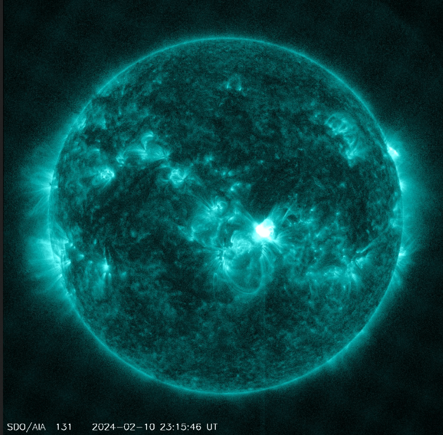 Erupce M9 v AR3576, 10.2.2024, 23h 15m UT, SDO_AIA 13,1 nm.png