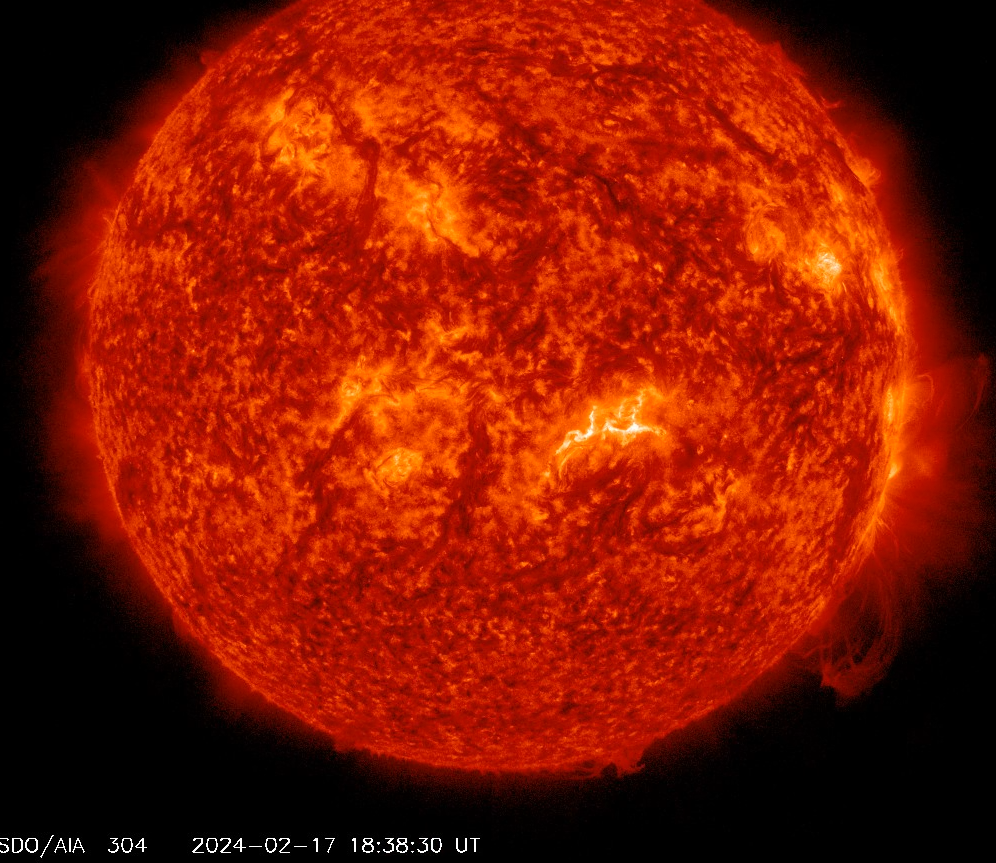 Chromosféra 17.2.2024, 18h 38m UTC, C8, SDO_AIA 30,4 nm.png