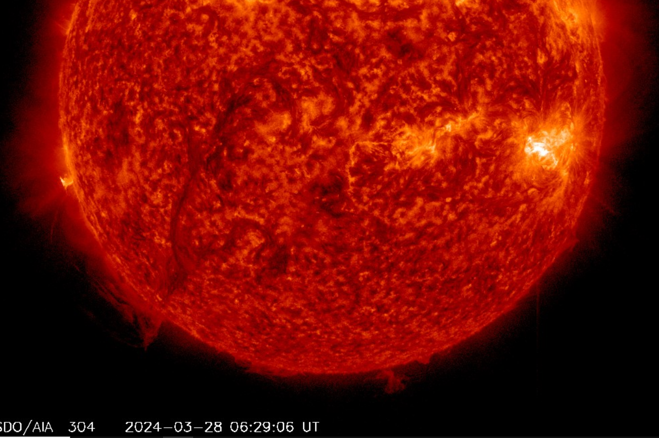 Erupce M7, AR3615, 28 .3.2024, 06h 29m UT, SDO_AIA 30,4nm.png