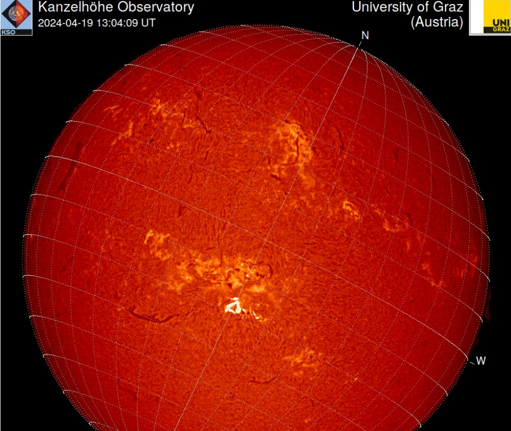 Chromosféra 19.04.2024, 13h 04m UT, Kanzelhöhe.png