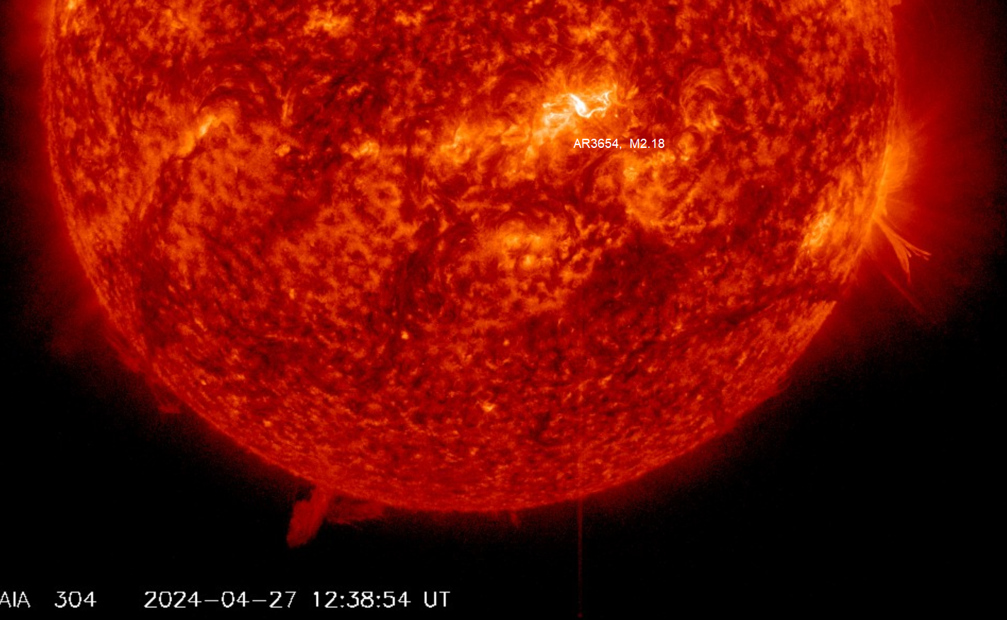 Erupce M2.18 , 27.04.2024, 12h 38m UT, SDO_AIA 30,4 nm.png