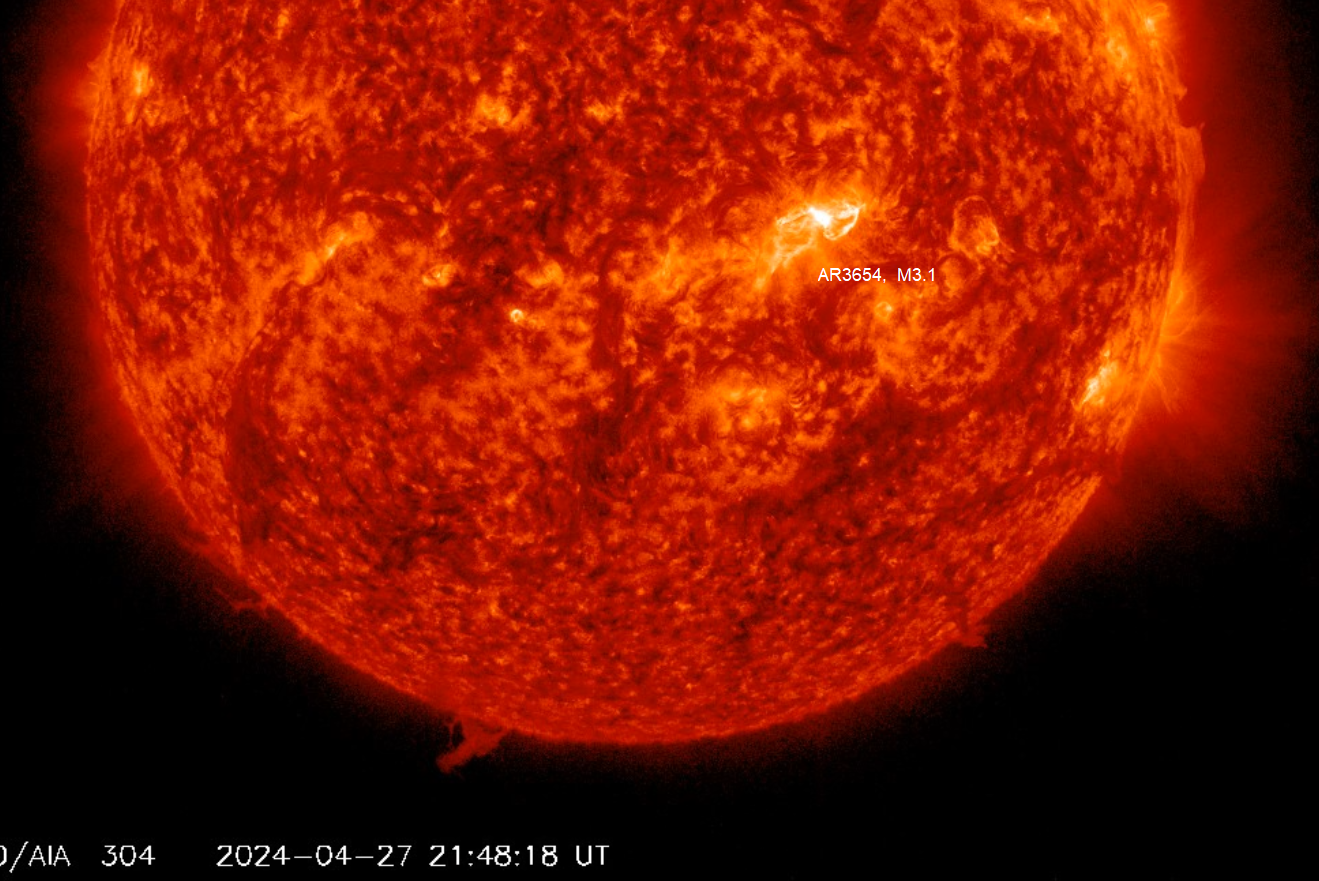 Erupce M3.1 , 27.04.2024, 21h 48m UT, SDO_AIA 30,4 nm.png