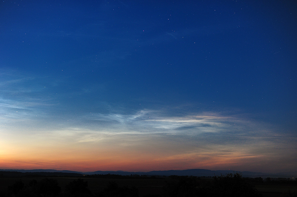 NLC 10.6.2019 večer, čas 22:12 CEST