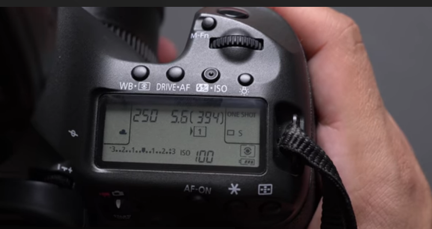 Canon zrcadlovka, kdo pozná typ.png