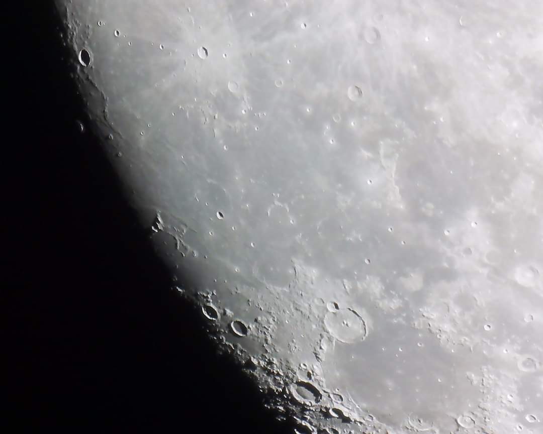 Mesiac, newton 150/1200, SVBony SV105, 3x barlow