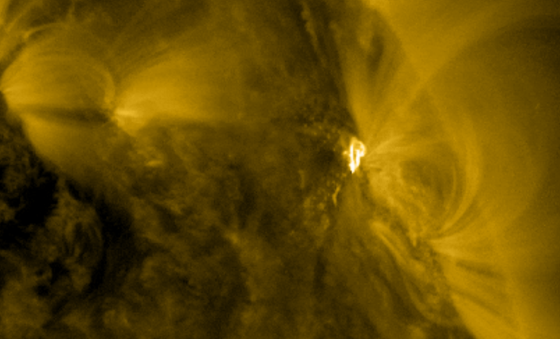 Erupce typ C2 v AR 2804, 27.2.2021, 17h58m UT.png