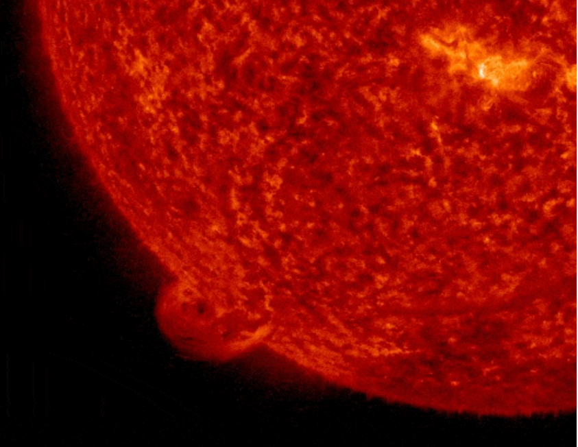 eruptivní protuberance 25.4.2021, 1h30m UT, SDO_NASA.png