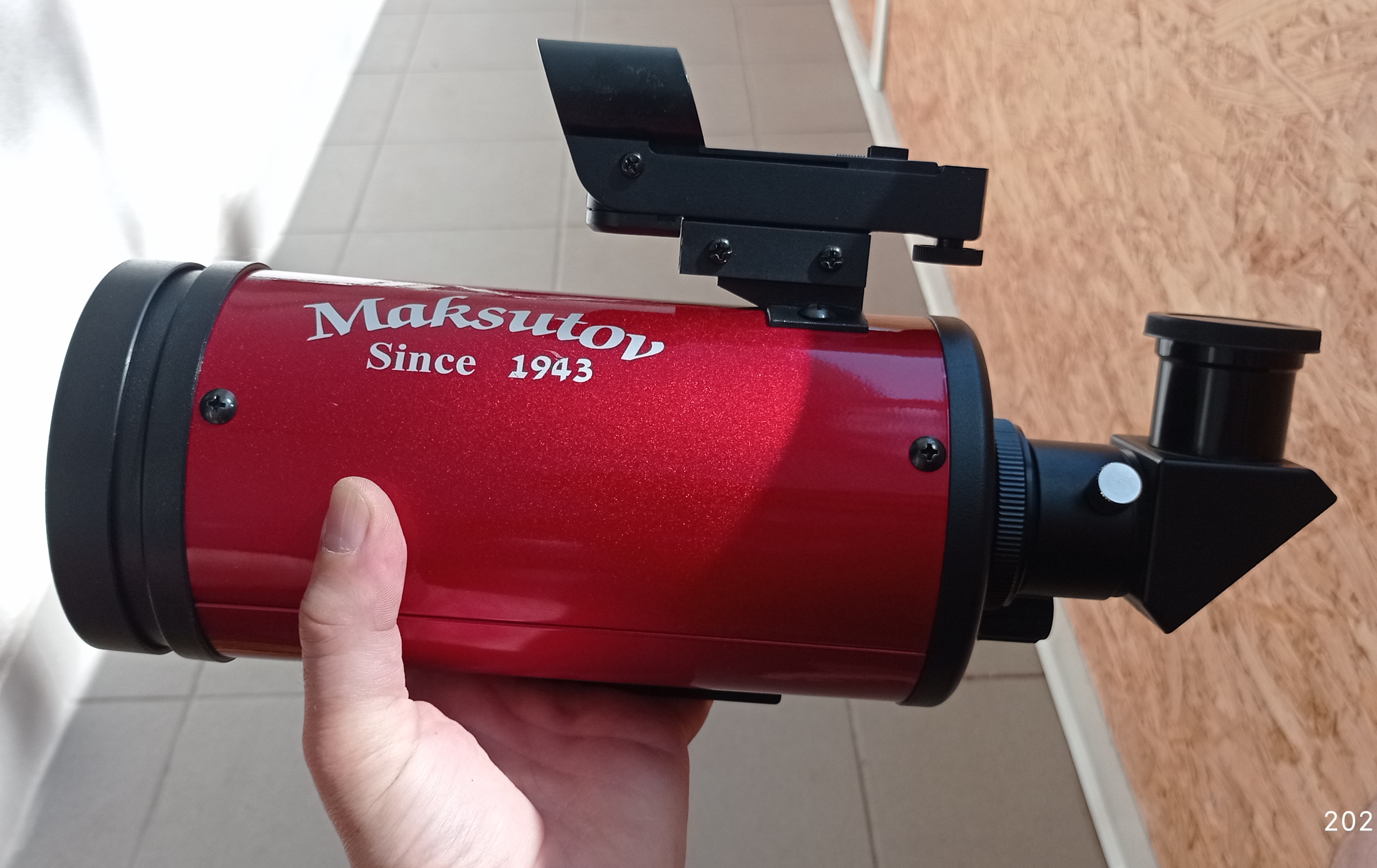 Mak 90/1250 Sky-Watcher. Malé škrábance na tubusu, optika neporušená viz další foto.