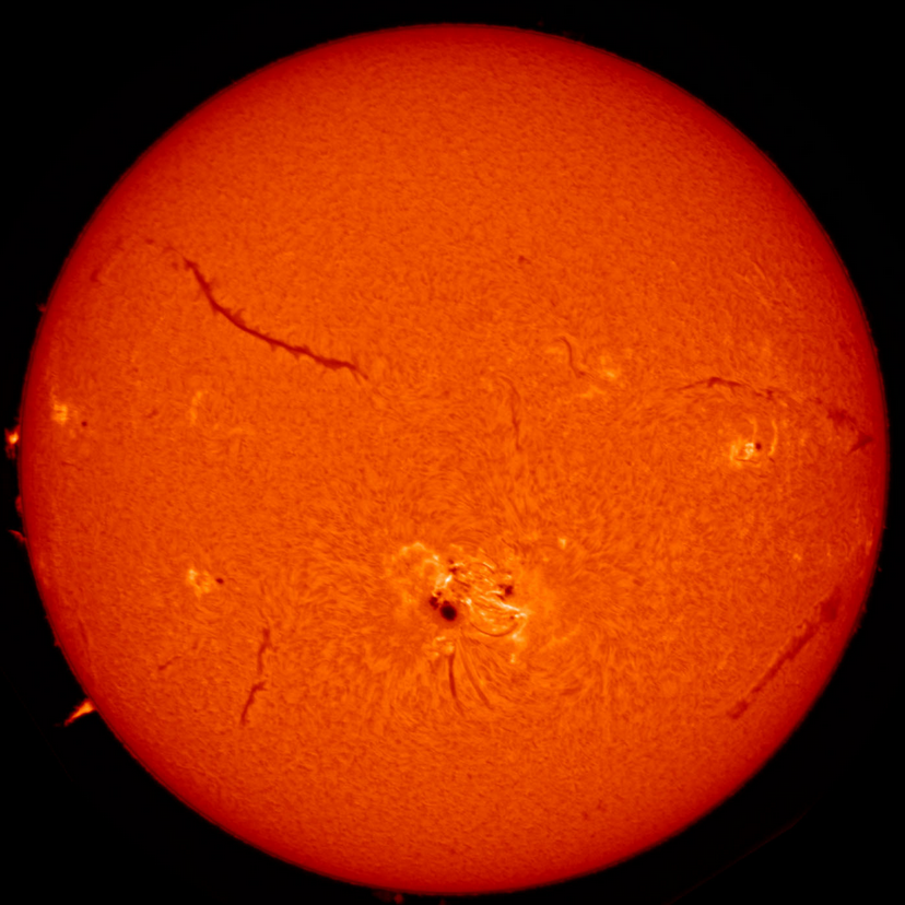 Chromosféra  GONG, zpracovaná prostřed. NOAA SWPC. Kredit NSOAURANSF a  NOAA.png