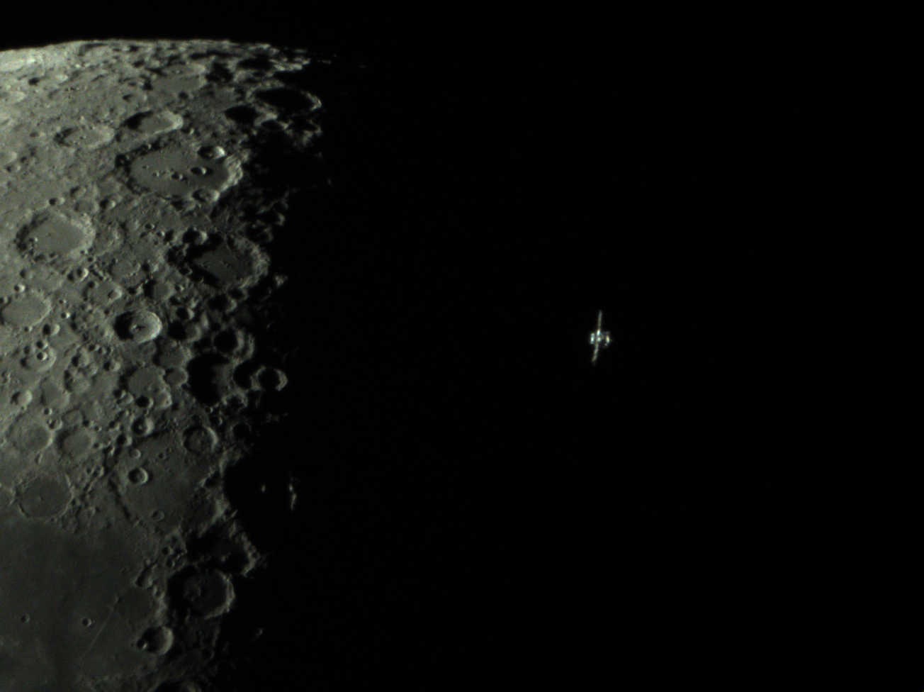 2021-08-30-0406_6-L-Moon_f1185.png