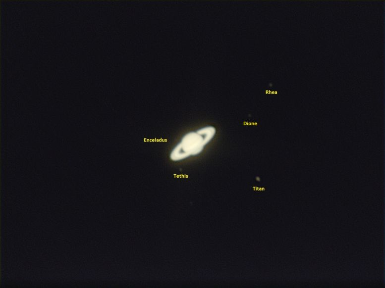 Saturn měsíce 9.6.2021.jpg