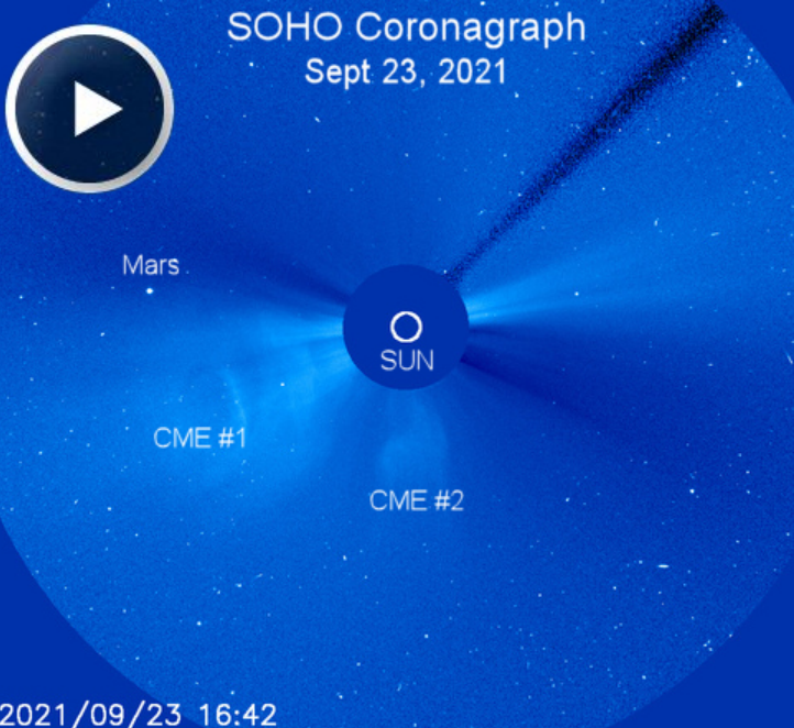 CME po M erupcích v  AR2871, záznam koronografu SOHO 23. září.png