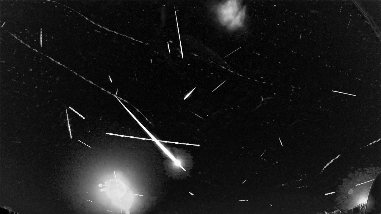 CZ0002_20220101_154844_695911_stack_30_meteors.jpg