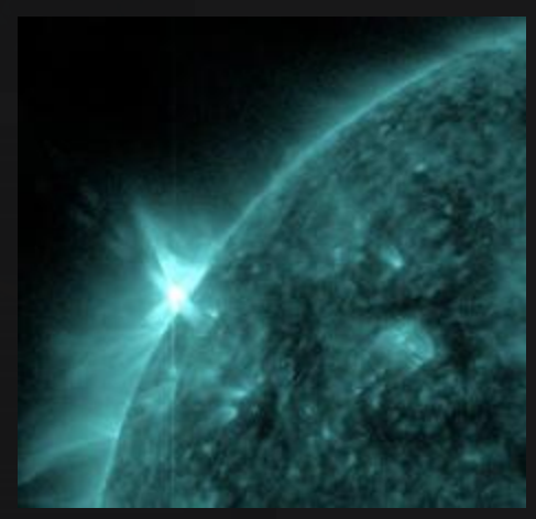 Flare M1.84 , 14.1.2022, 02h 00m UT.png