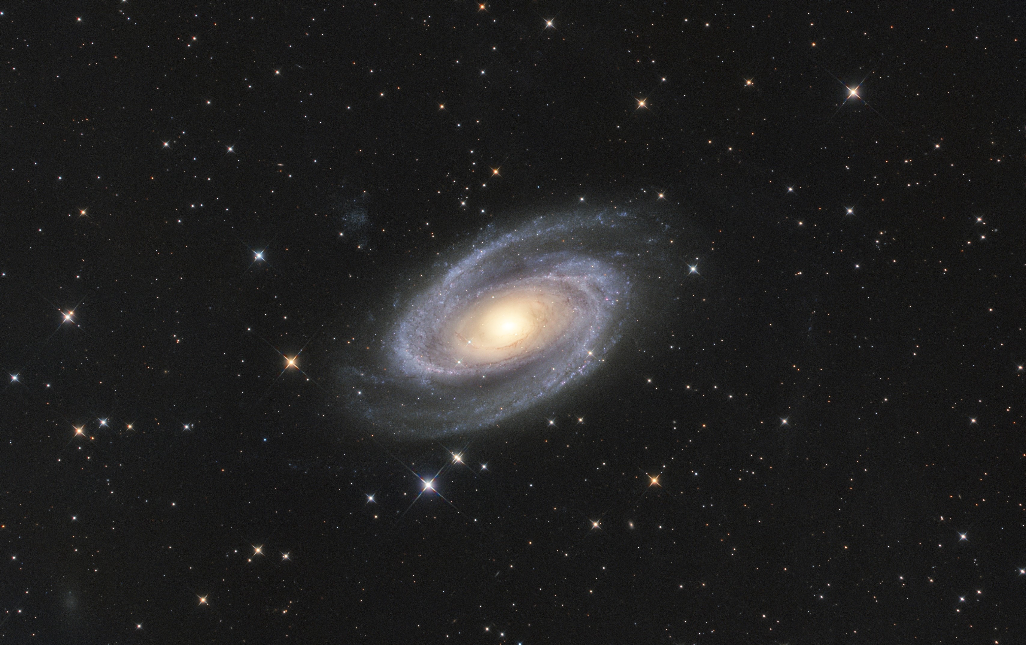 M81_LRGB_sm.jpg