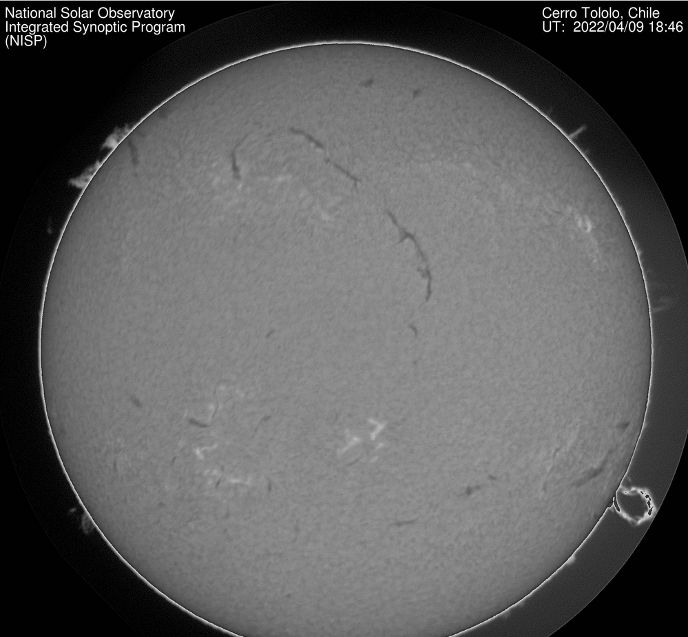 Eruptivní protuberance, Surges, 9.dubna 09h 18m  2022, GONG Cerro Tololo.png