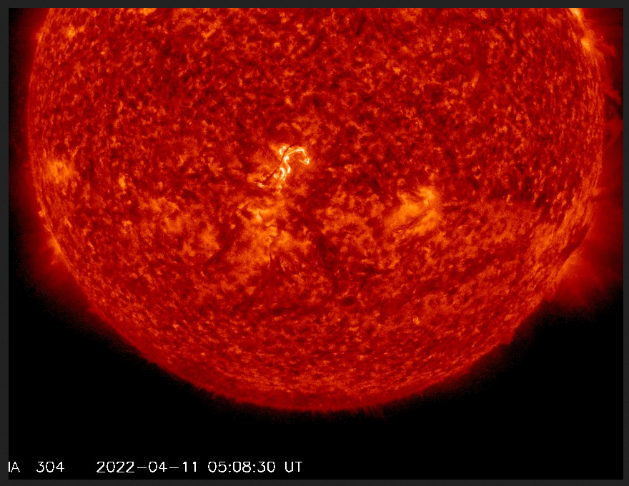 Flare a CME,  11.4.2022, 05h 08m UT, SDO.png