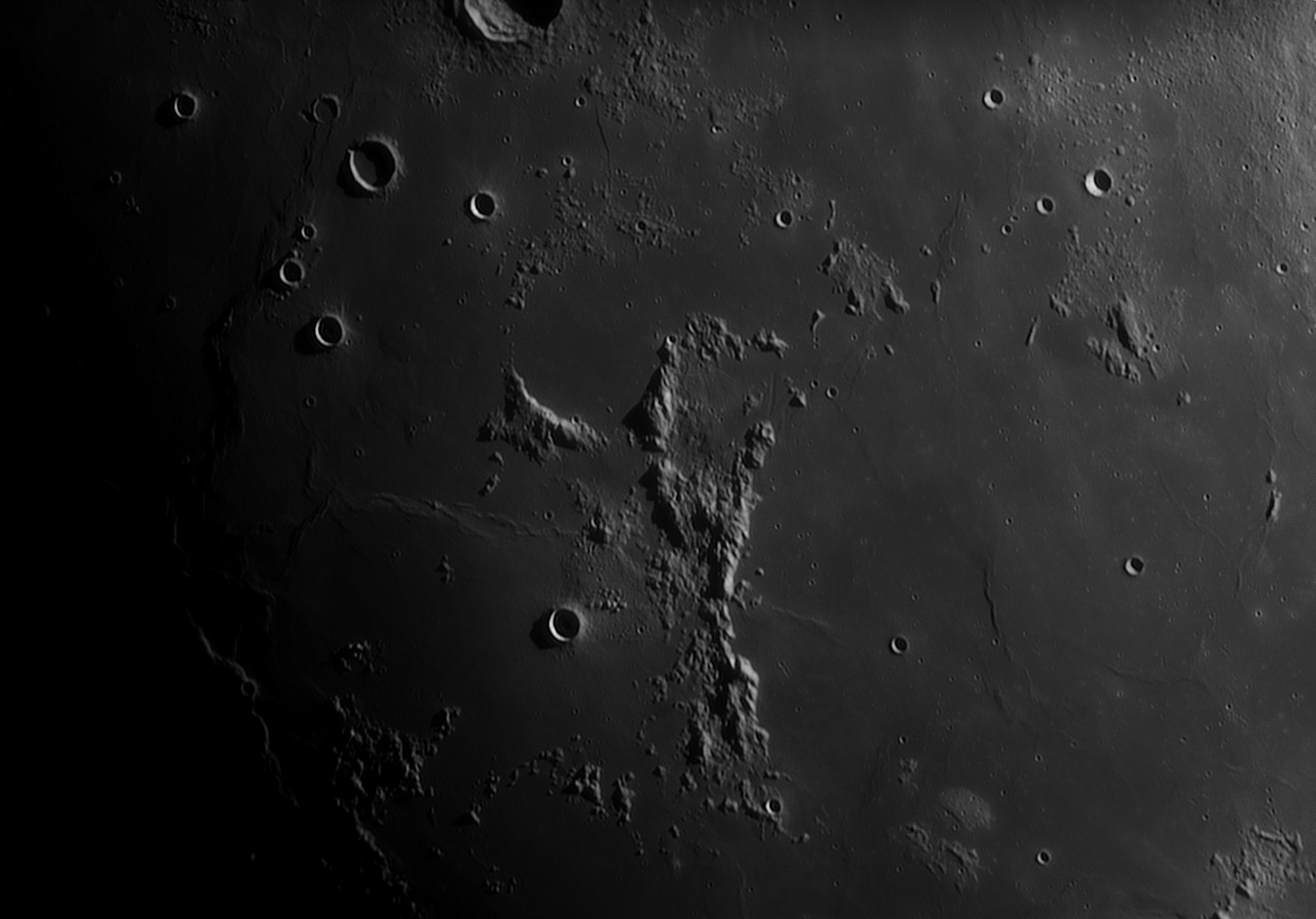 Montes Riphaeus.jpg