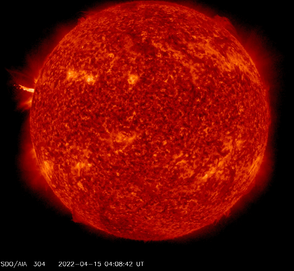 Surges 15.dubna 2022, 04h 08m UT, SDO_AIA , 30,4 nm.png