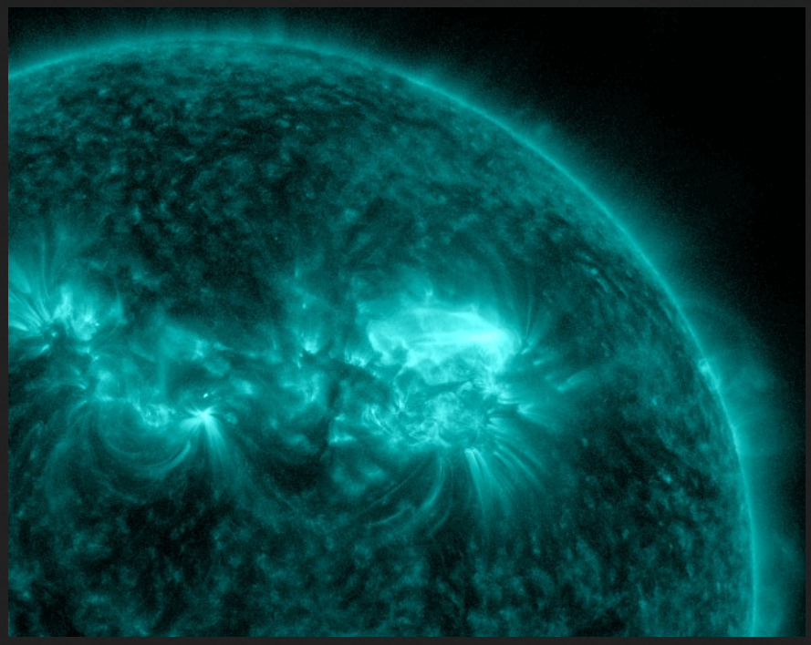 Flare M1.27  dvouvláknové v AR2993, 02h 00m UT, 25.4.2022 , DSO.png