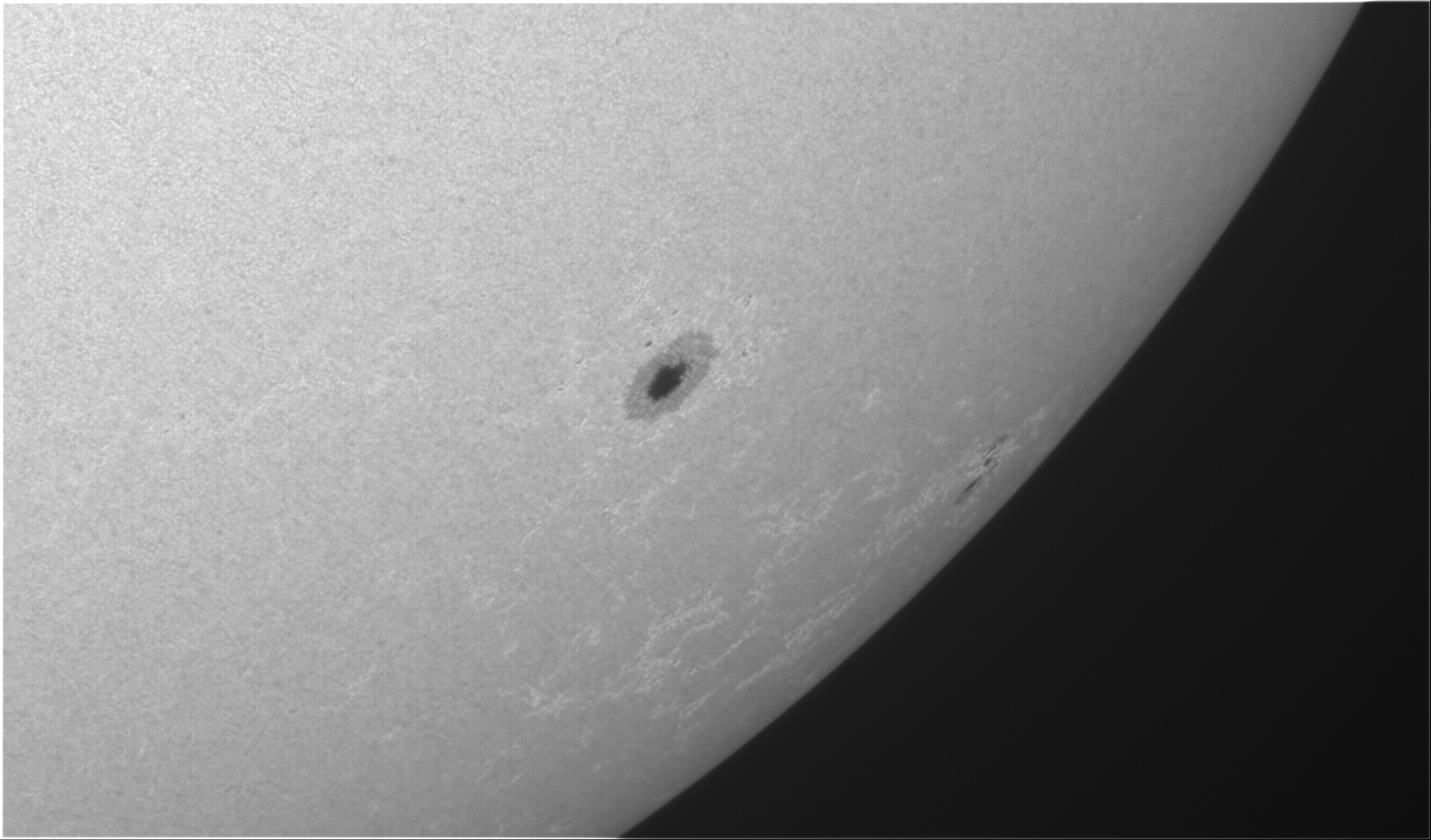 Sun_IO140_[P5_2022-04-29-1022_SCont_Gain170_4_Exp4ms_lapl5_ap2433]_S1e_h0-175.jpg