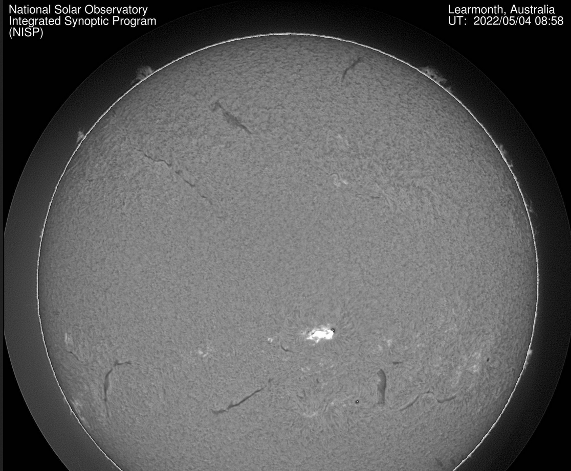 Erupce M5.76  v AR3004 , 4.května 2022, 8h 58m UT.png