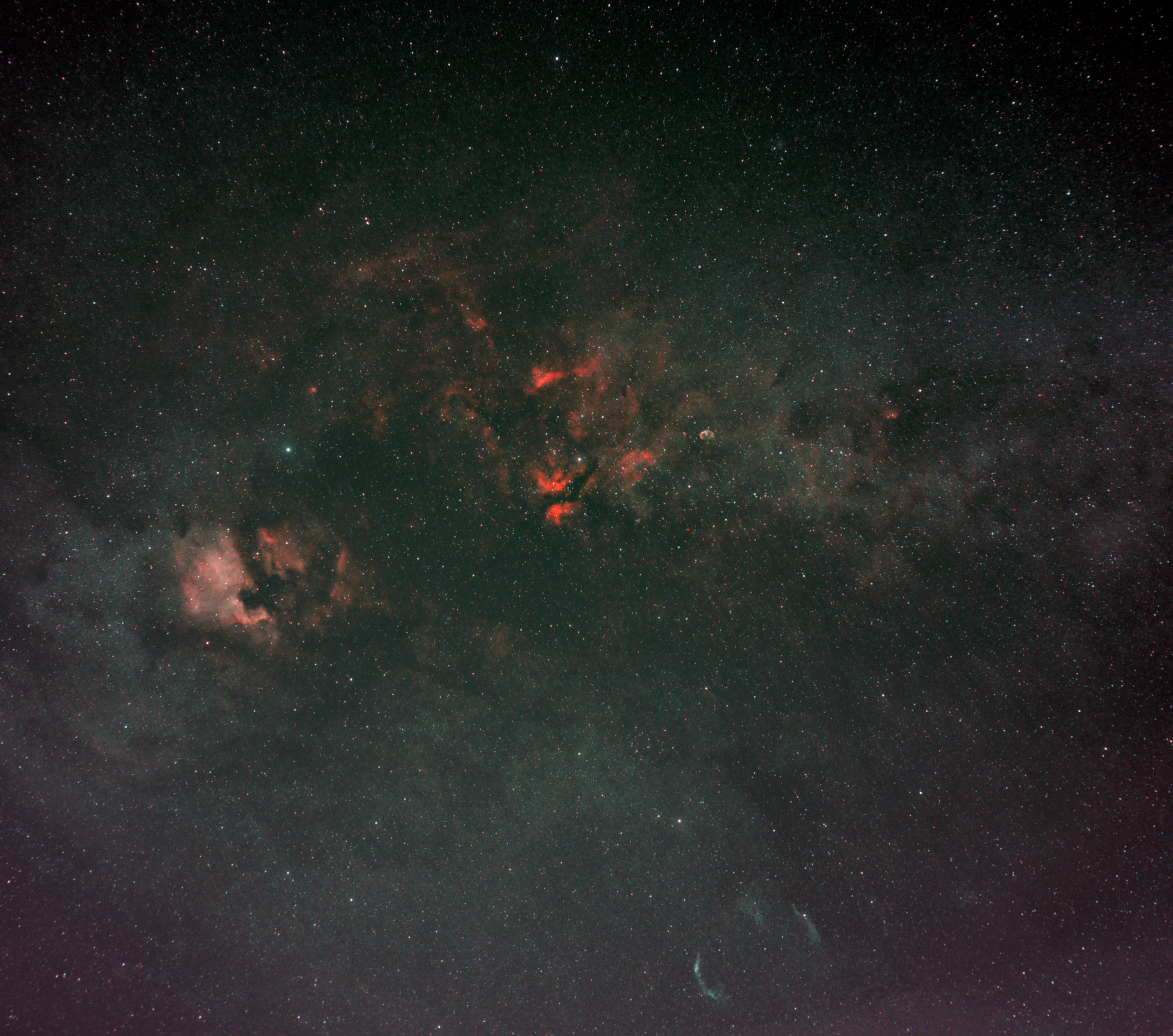 Cygnus-4hrs-nobalance-noflat-starless6b-min.jpg
