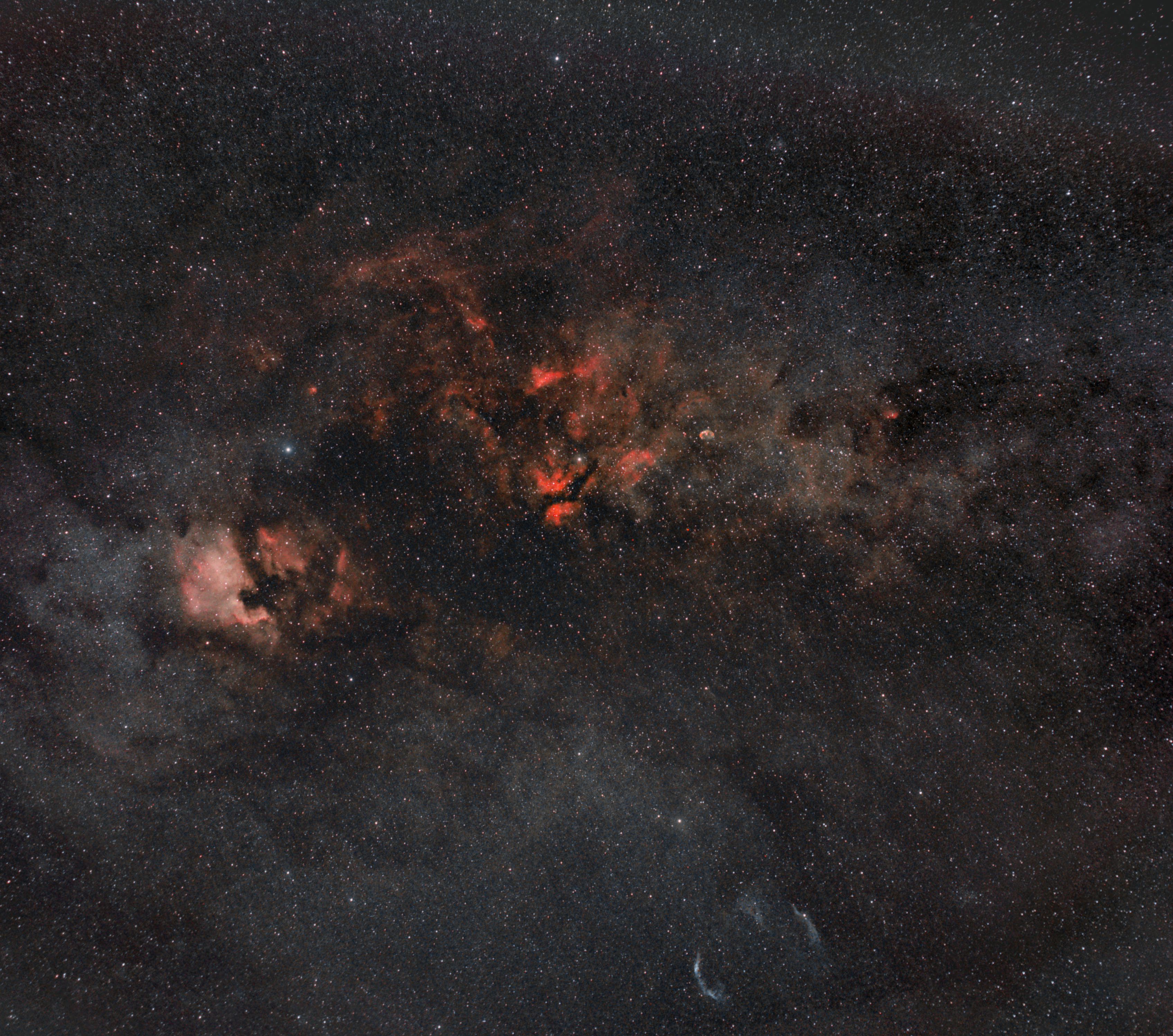 Cygnus-4hrs-nobalance-noflat-starless6b-min.jpeg