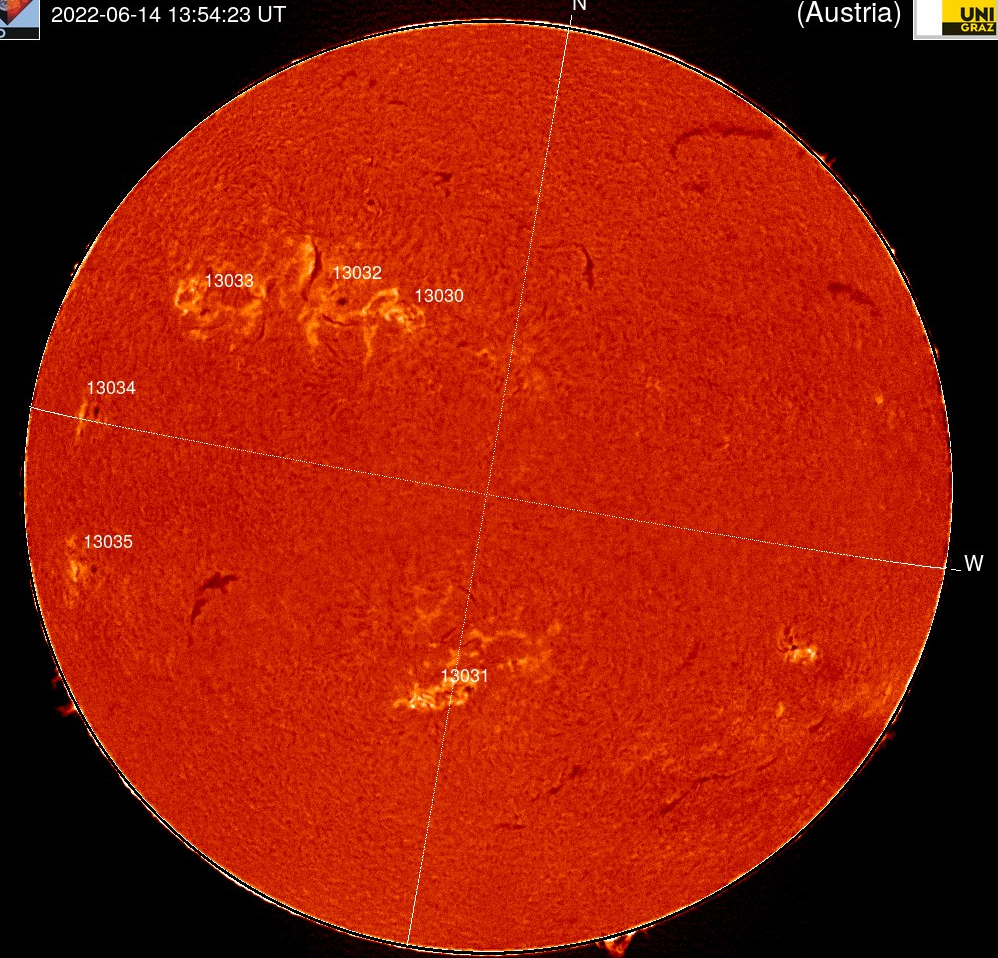 Chromosféra 14.06.2022,13h 54m UT, Kanzelhöhe.png