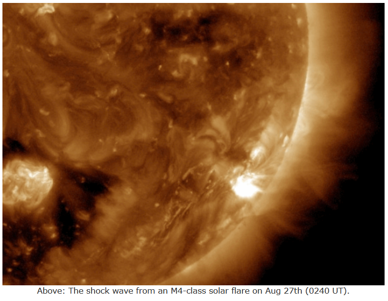 Flare M4 v AR3088, 02h 40m UT, 27.8.2022, SDO NASA.png