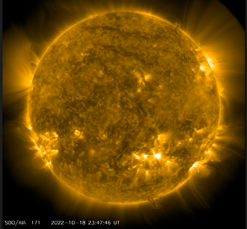 Chromosféra 18.10.2022, 23h 47m UT, SDO_AIA , 171Ä.png