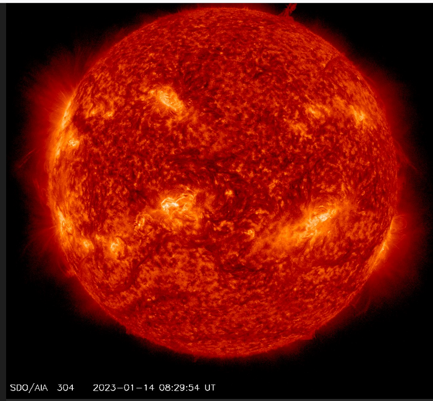 Chromosféra 14. 1. 2023, 08h 29m UT, SDO_AIA na 304Ä.png