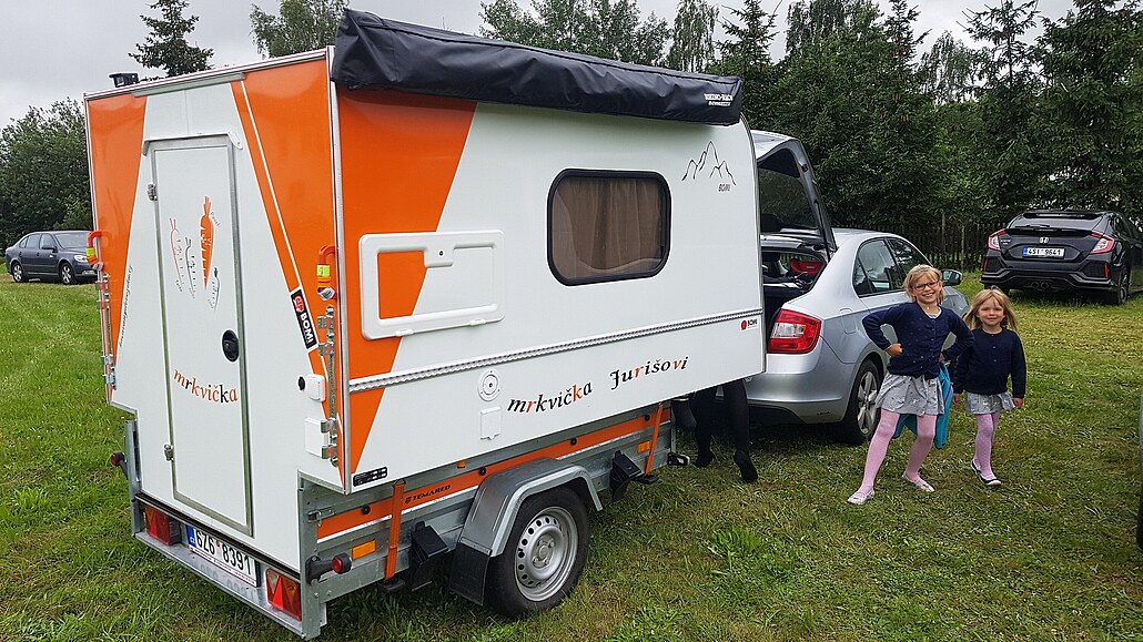APE8cae81_12BYZ2KARAVAN_10407732_CMYK.jpg
