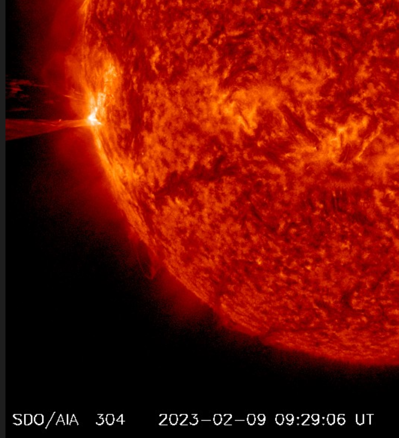 Eruptivní protuberance  M2.85, 09. 02. 2023, 09h 29m UT, NASA SDO_AIA 304Ä.png