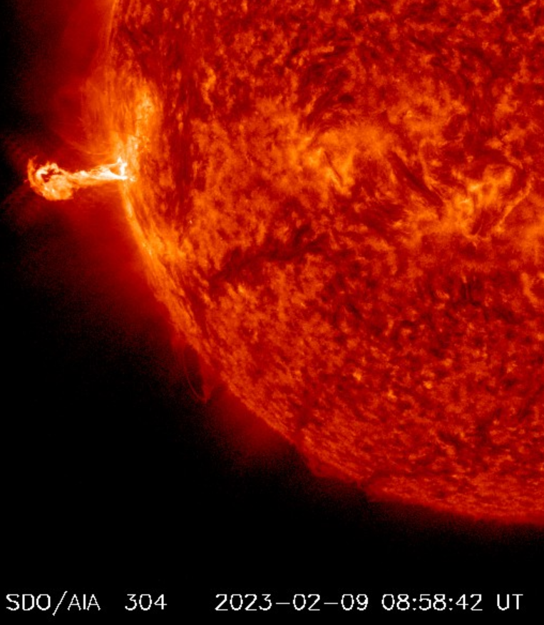 Eruptivní protuberance  M2.85, 09. 02. 2023, 08h 58m UT, NASA SDO_AIA 304Ä.png