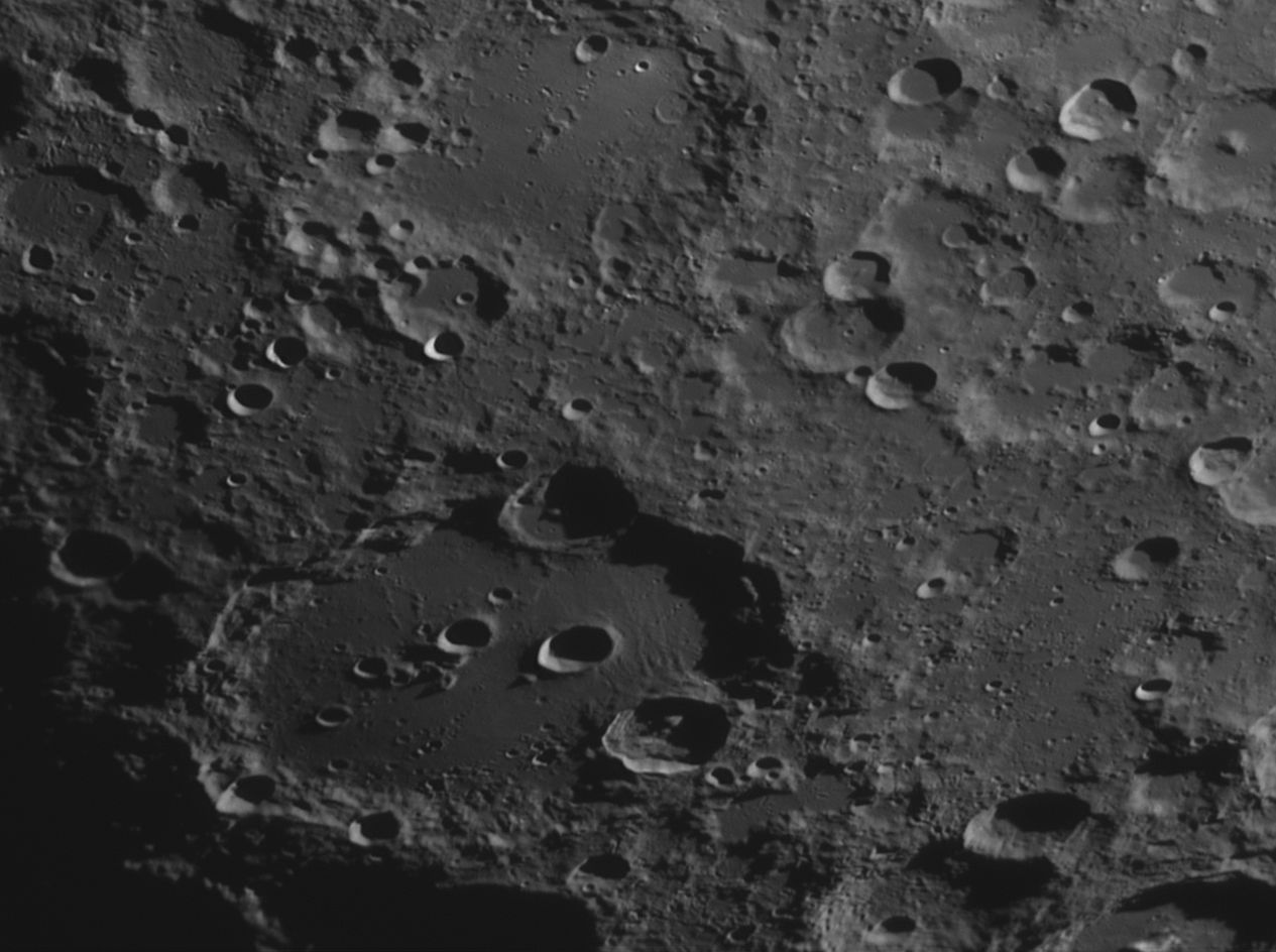 2023-03-01-1616_7-R-L-Moon_lapl4_ap903 4.jpg