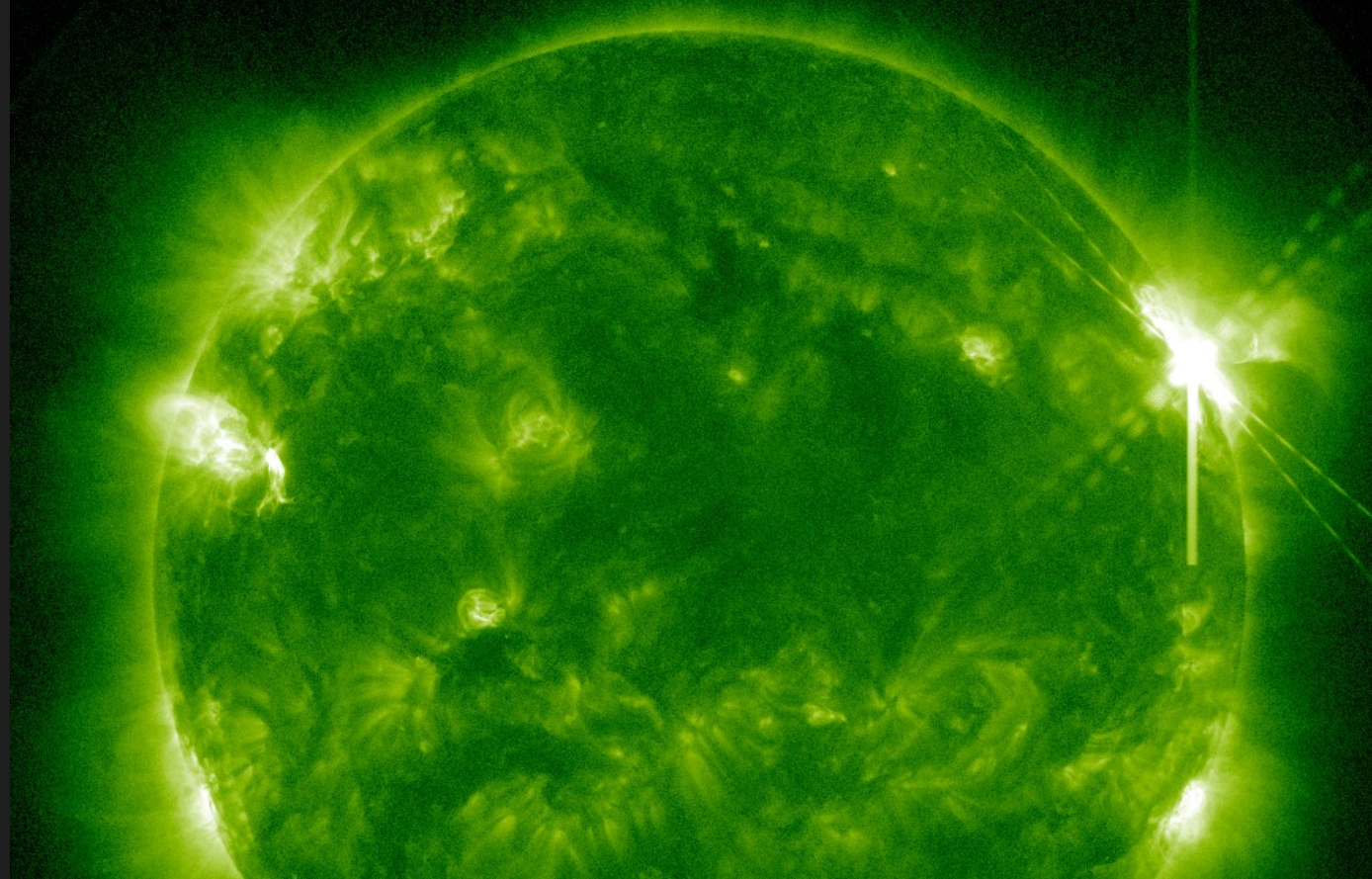 Flare X2 , 3.3.2023, 17h 54m UT, SDO_AIA, 94Ä.png