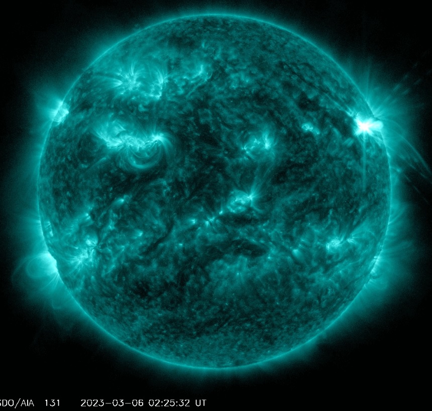 Flare M5,8, 6.3.2023, 02h 25m UT, SDO_AIA, 131Ä.jpg