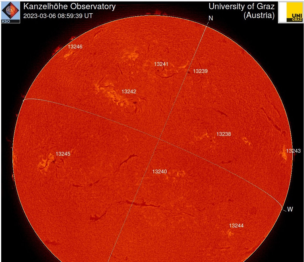 Chromosféra 06. března 2023, 08h 59m UT, Kanzelhöhe.jpg