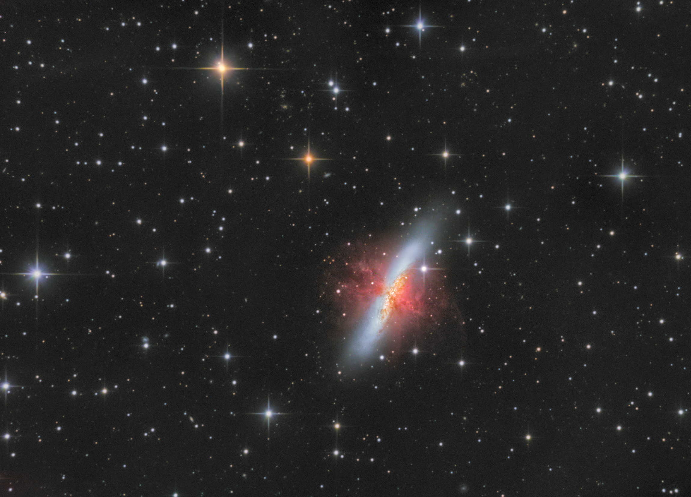 M82 DOKONCENO1 SATSHARP ZMENSENO.jpg
