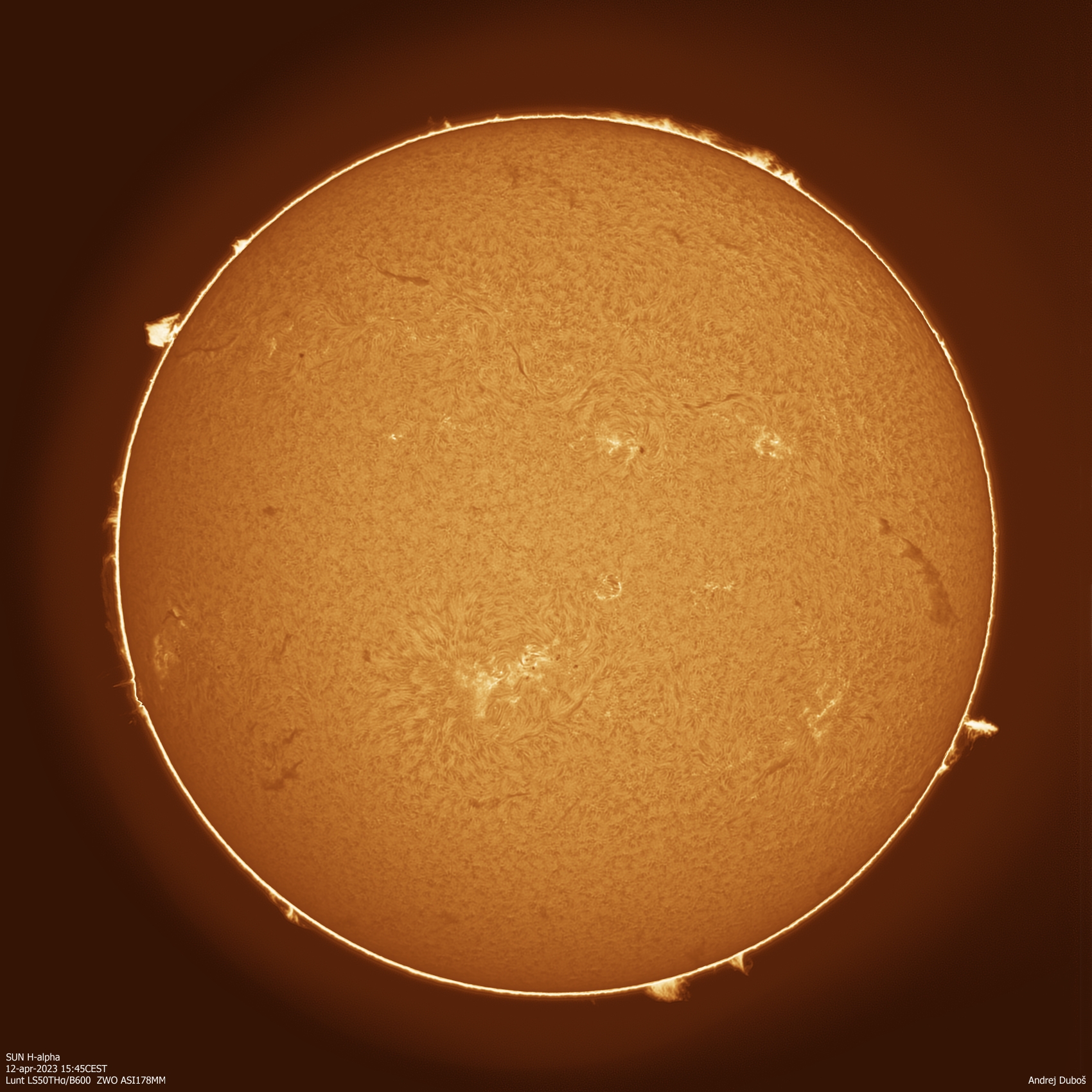 2023-04-12_15-45 CEST H-alpha.jpg