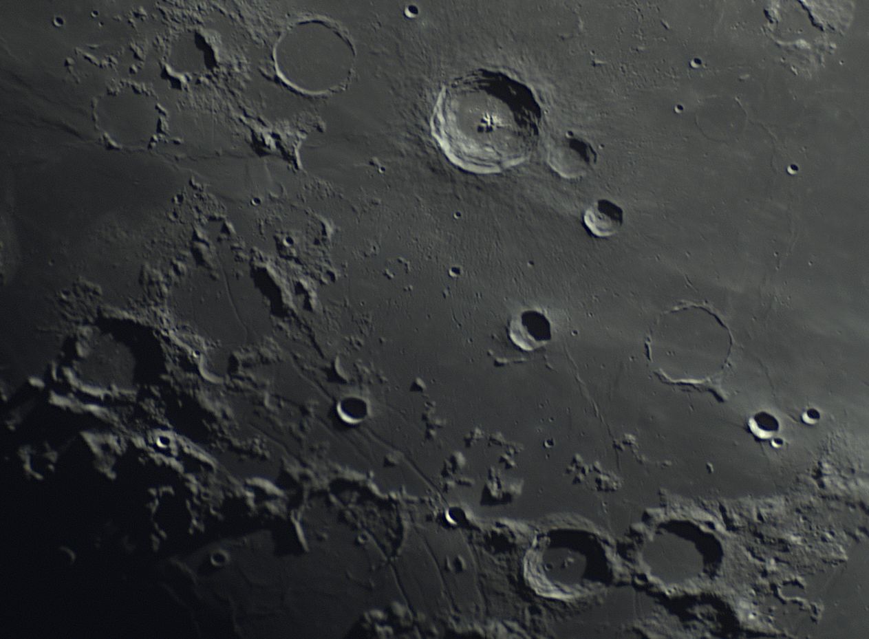 2023-04-30-1817_4-R-L-Moon_Lubiniezky Bulliadus Kies.jpg